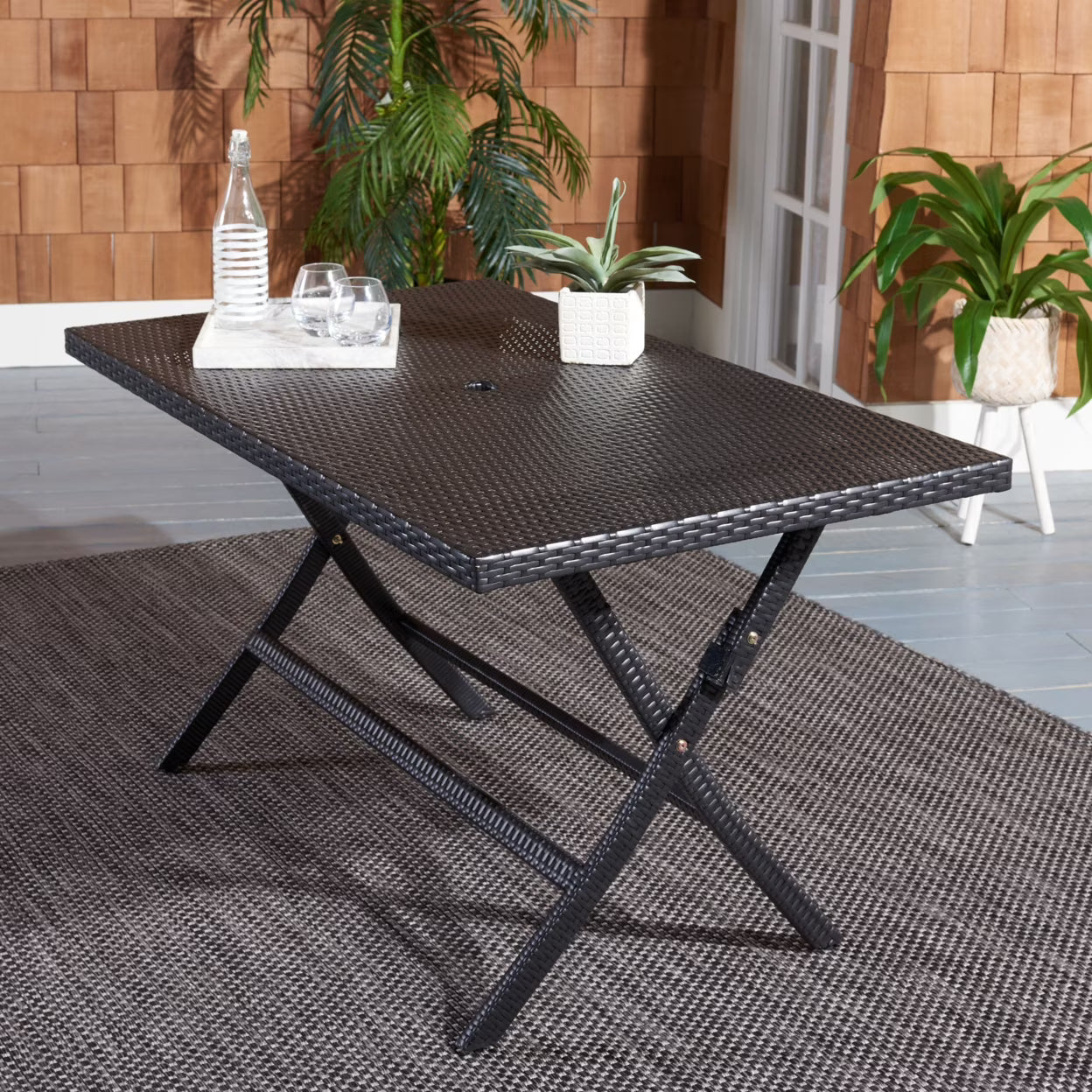 SAFAVIEH Outdoor Collection Akita Folding Table Black(Black)