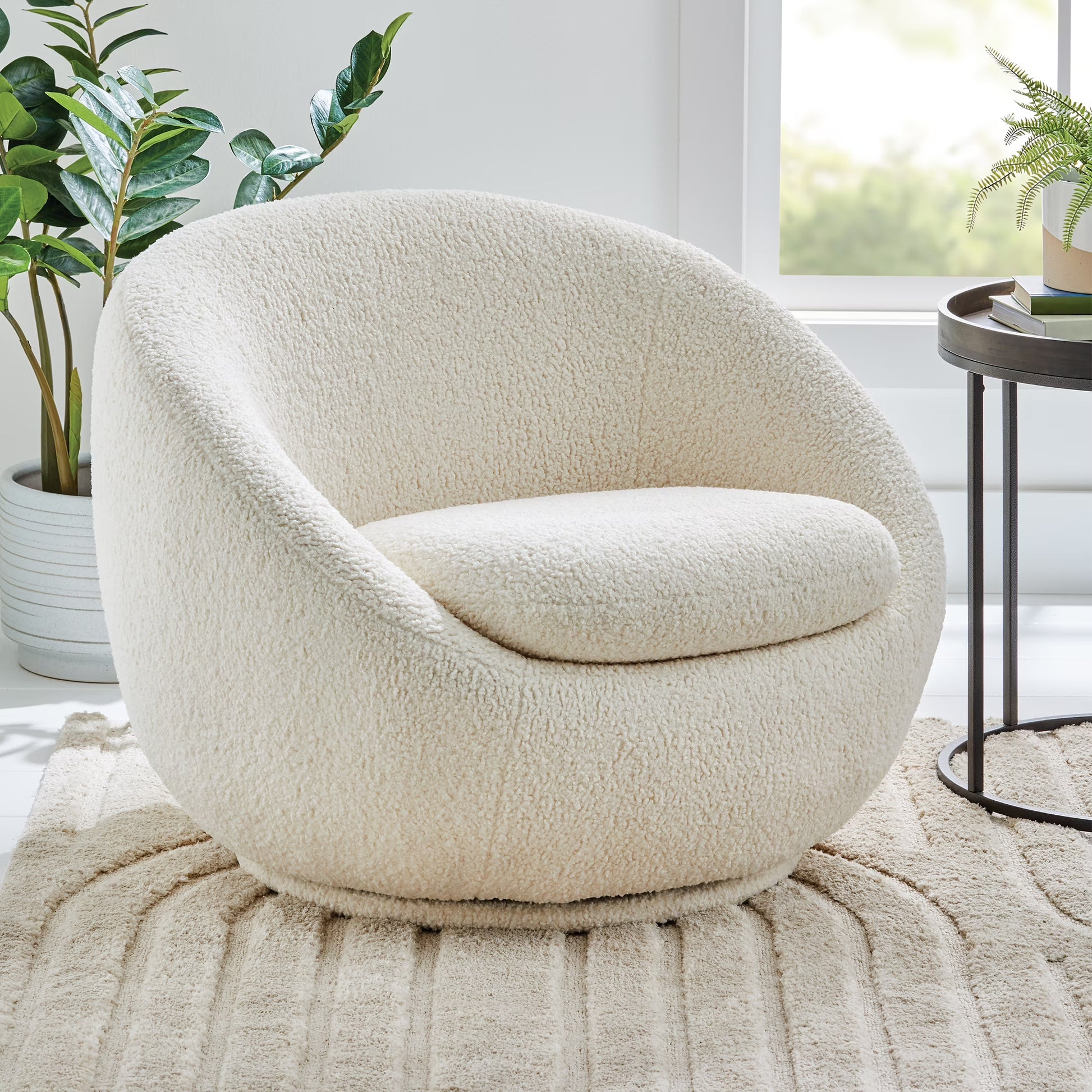 Better Homes  Gardens Mira Swivel Accent Chair, Cream Shearling(Cream Shearling/Single)