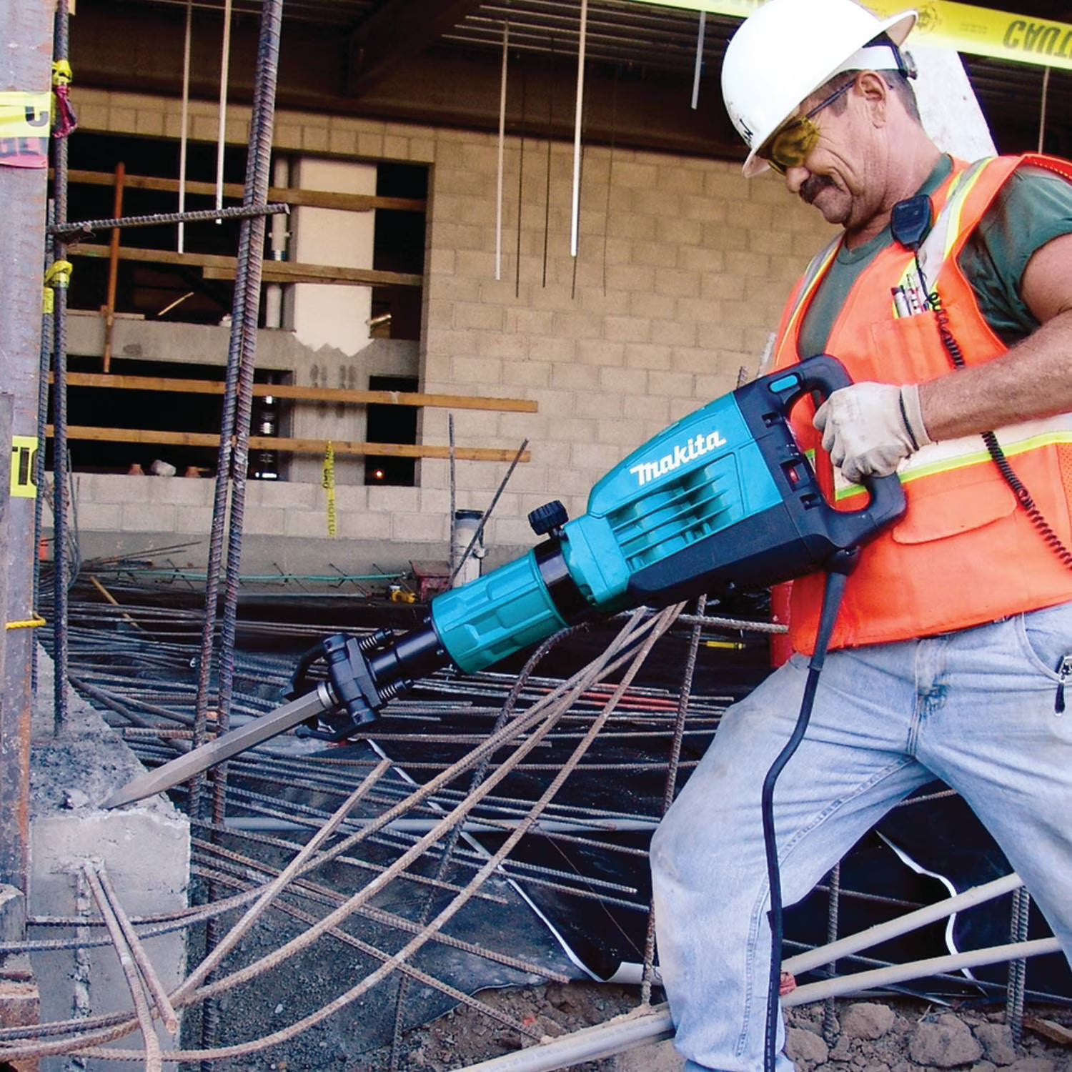 Makita Demolition Hammer, 1 1/8 In Hex, 35 Lb HM1307CB